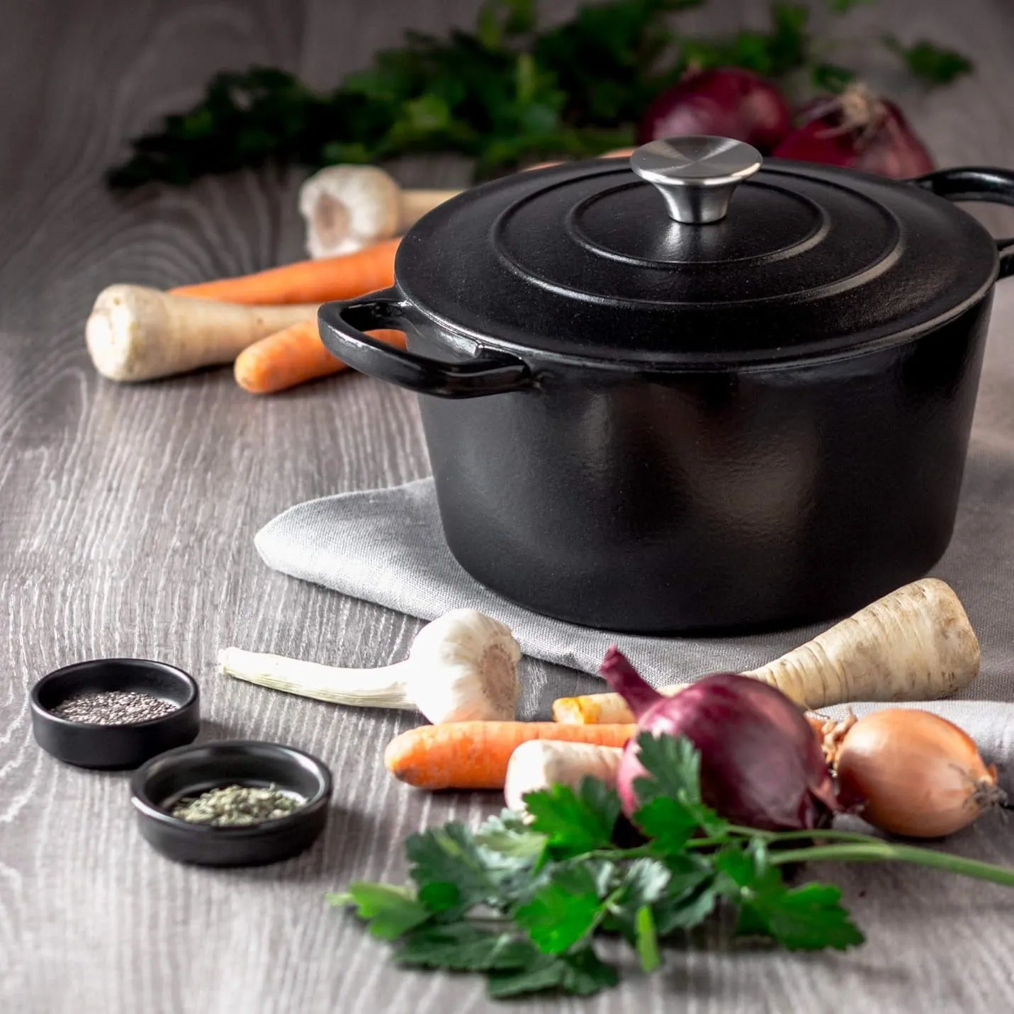 Cacerola/olla Cocotte de hierro fundido.