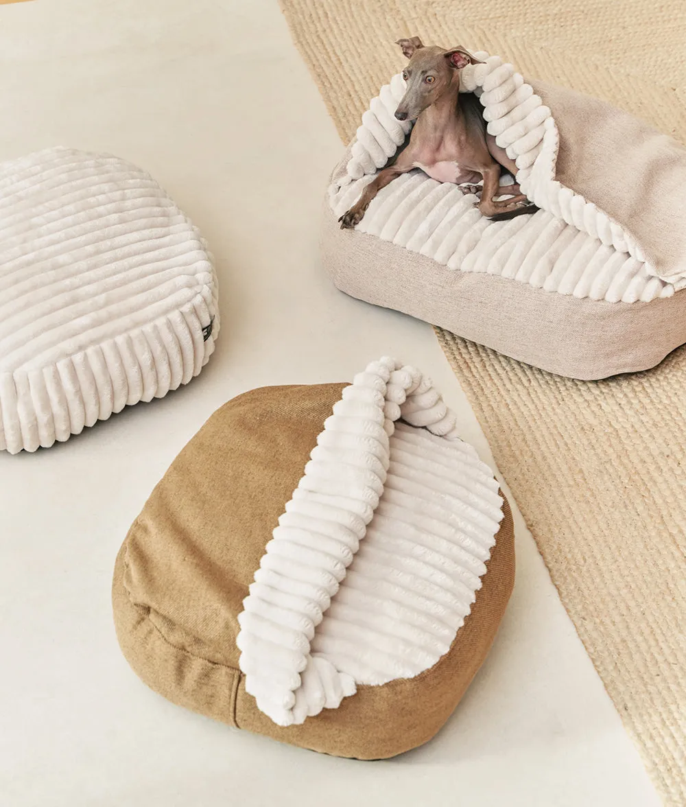 Cama Perro Pana con Capucha Mostaza, Maso