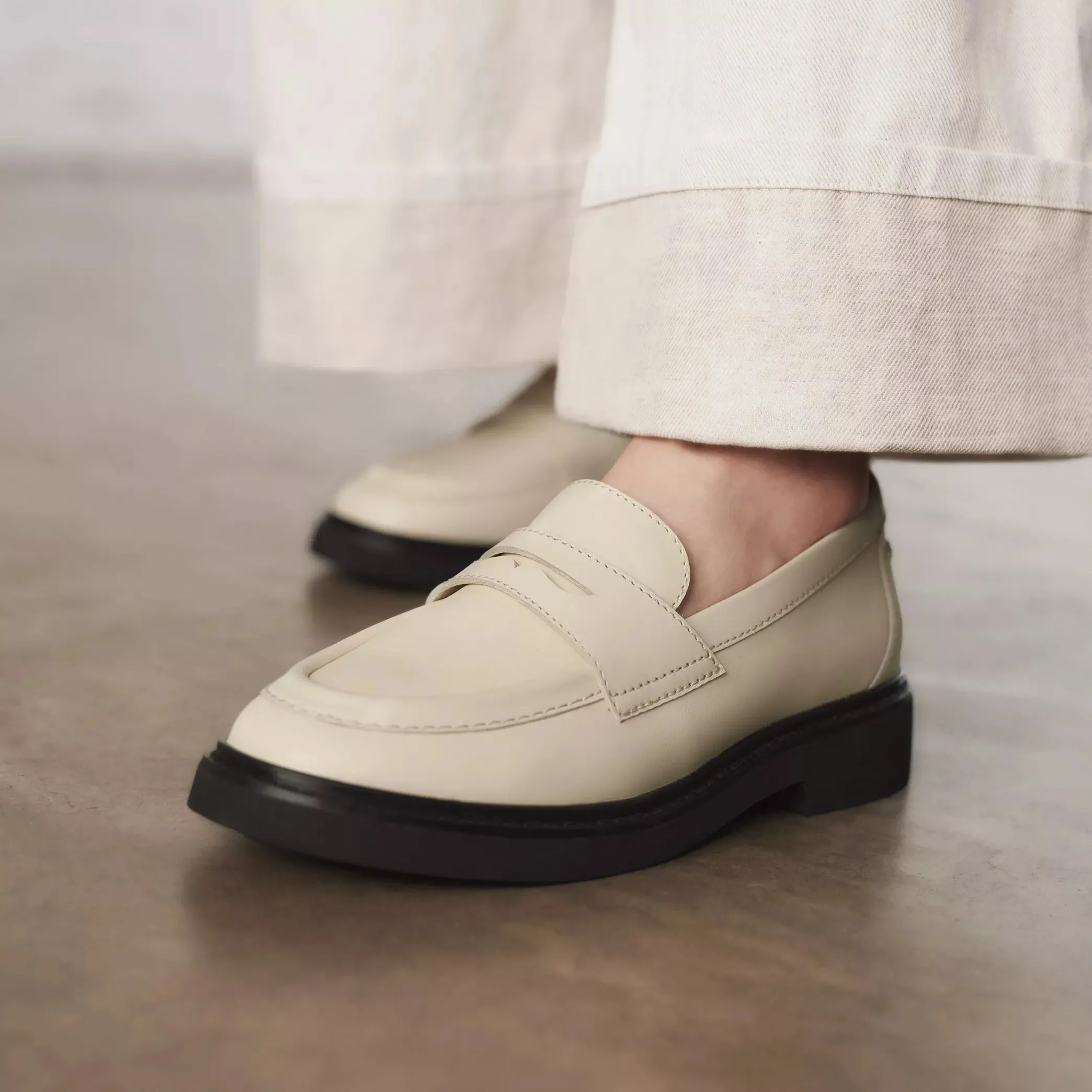 CLARKS | MOCASINES MUJER | SPLEND EDGE CREAM LEATHER | BEIGE