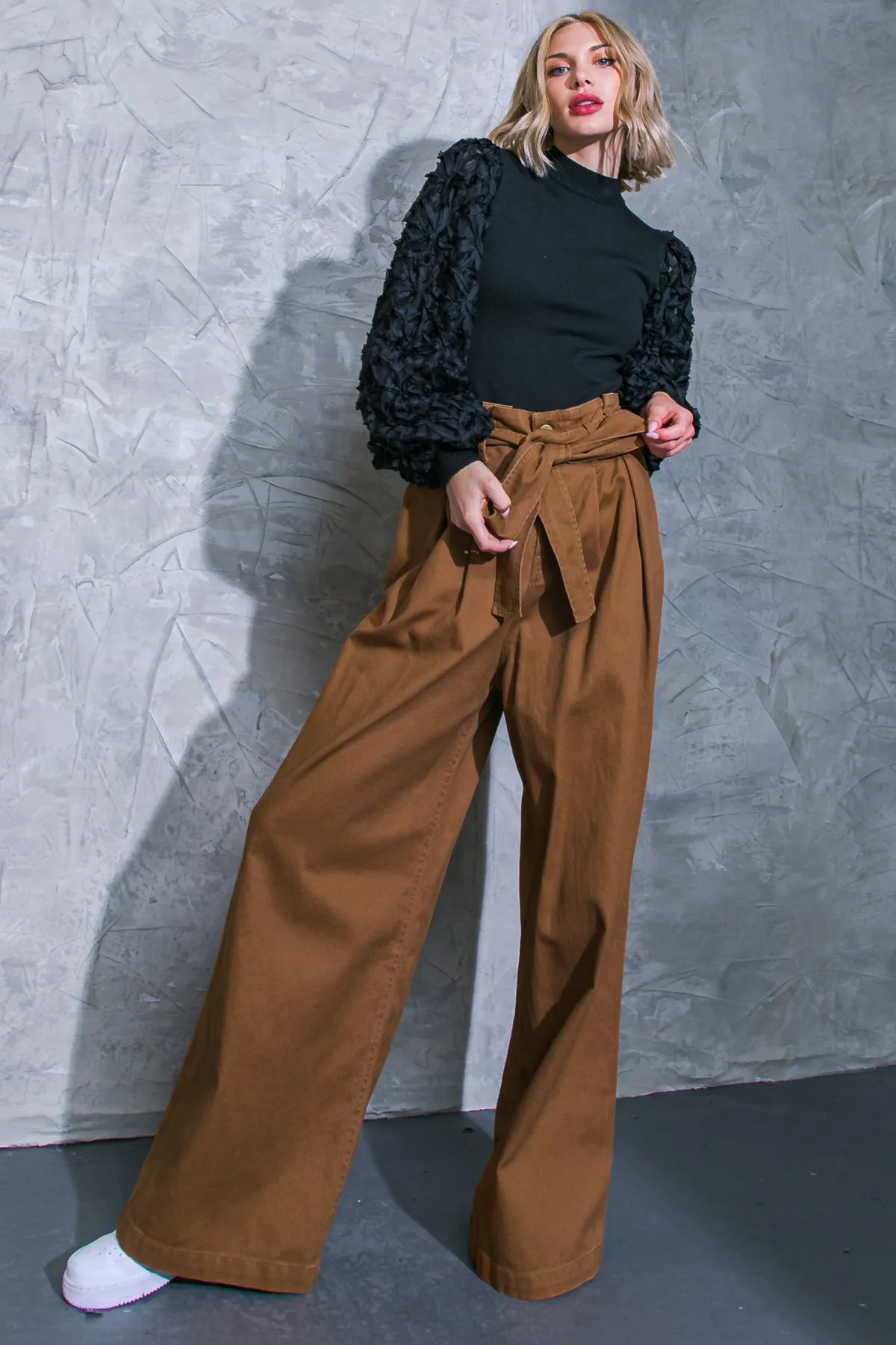 CONTRASTING SLEEVE SWEATER